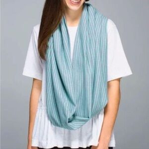 Lululemon Vinyasa Mint moment Gray and teal infinity wrap scarf